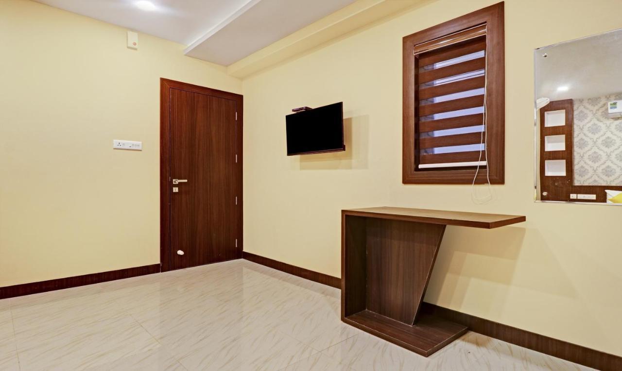 Itsy Hotels Sapphire Residency Manjeri Exterior photo
